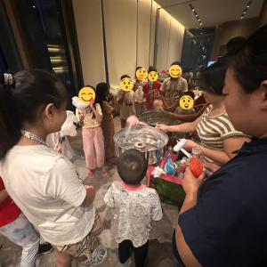 Cotton candy distribution by Oxkids at an event