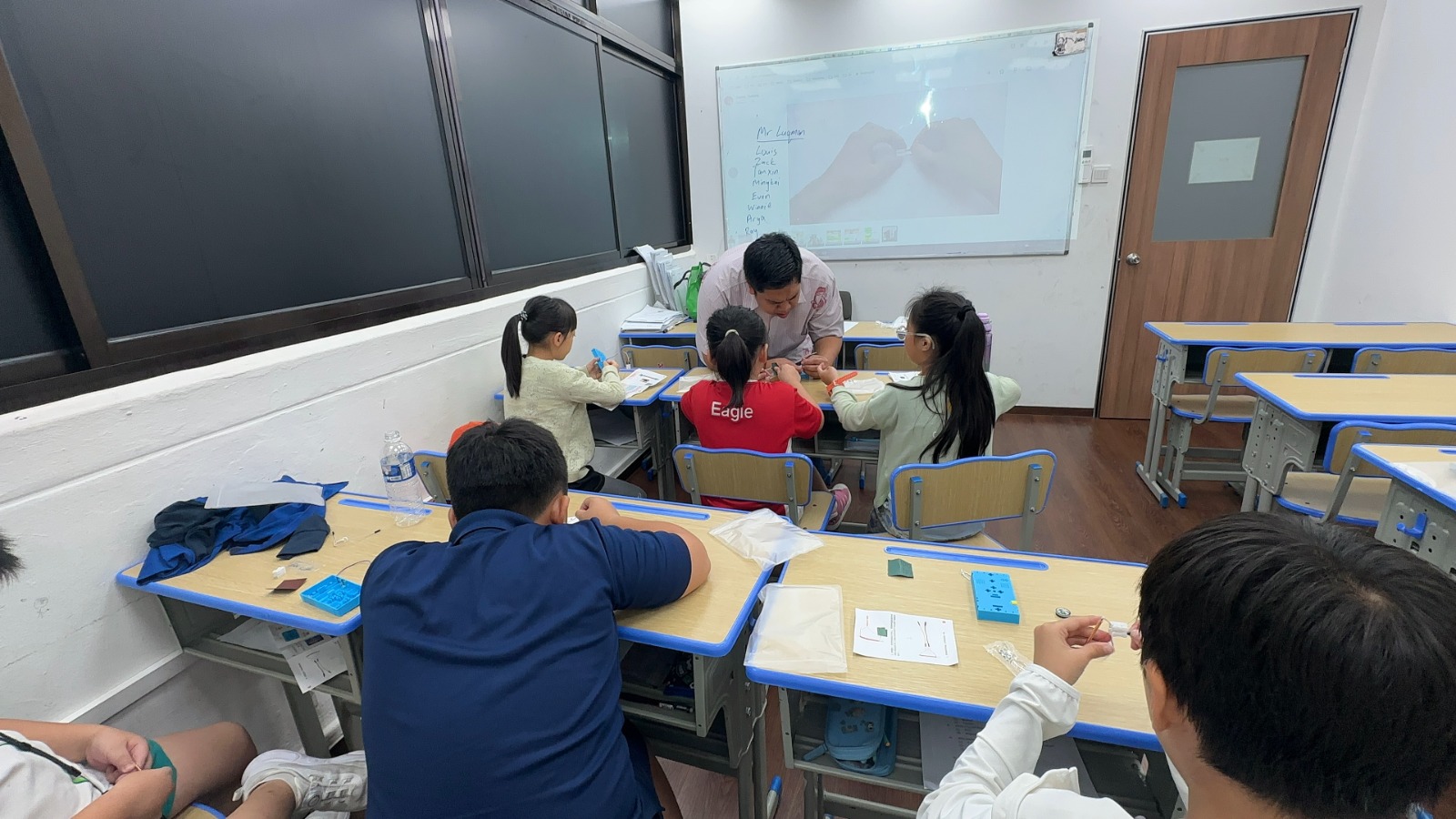 Oxkids Science tuition for children