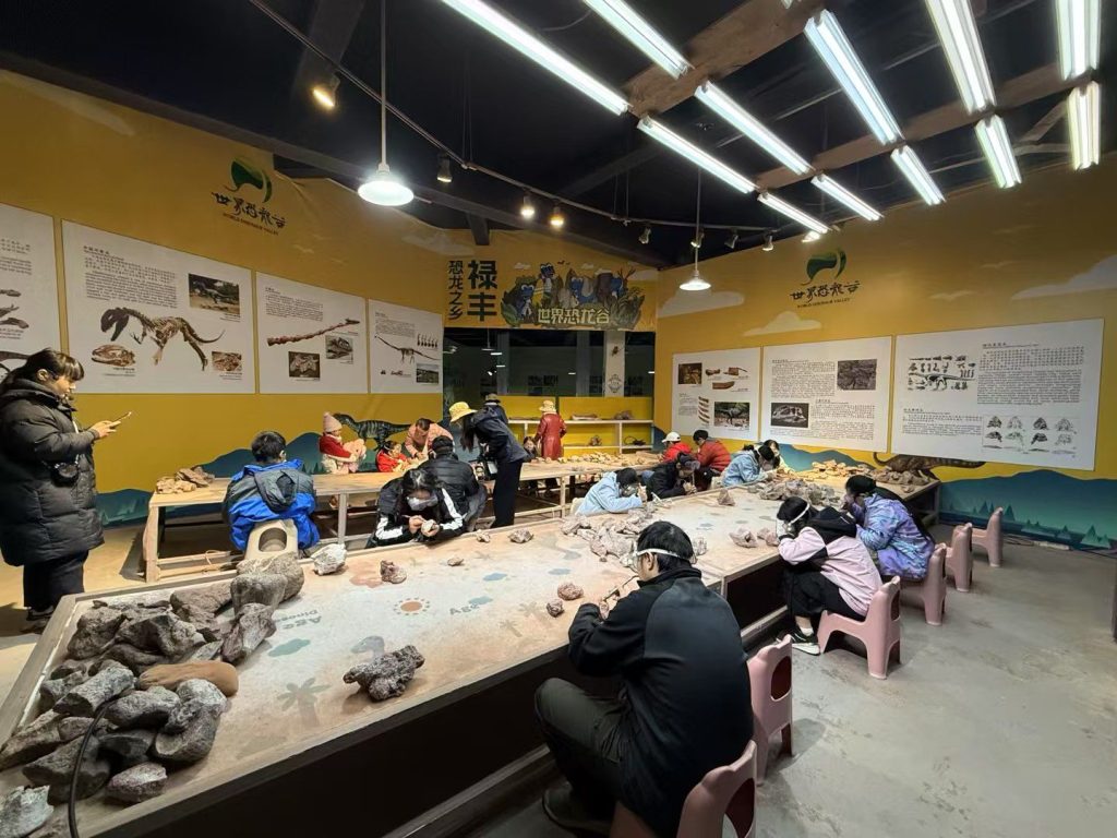 Image of an outbound trip for students and teachers of Oxkids